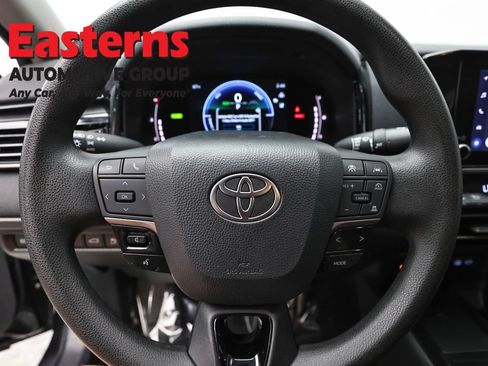 Used 2025 Toyota Camry LE FWD image 10