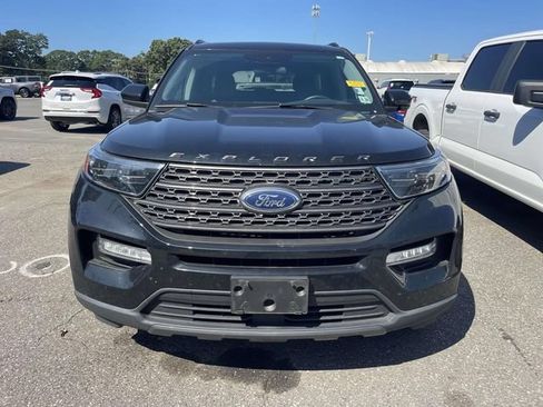 Certified 2023 Ford Explorer XLT w/ Equipment Group 202A AWD/4WD image 2