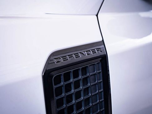 Used 2021 Land Rover Defender 110 X-Dynamic HSE AWD/4WD image 15