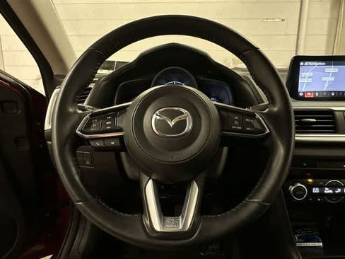 Used 2018 MAZDA MAZDA3 Touring FWD image 8
