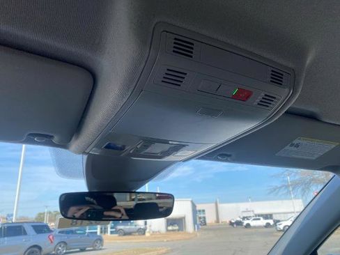 Used 2024 Volkswagen Tiguan Wolfsburg Edition image 25