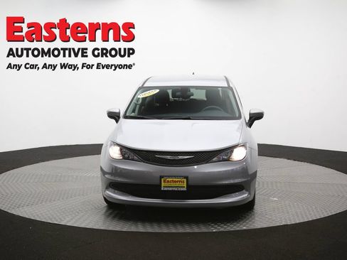 Used 2021 Chrysler Voyager L FWD image 51