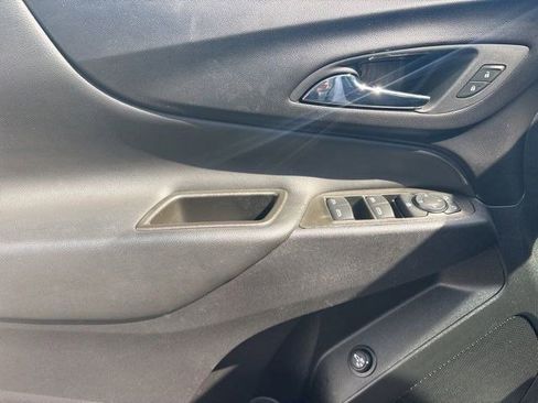 Used 2023 Chevrolet Equinox LT image 13