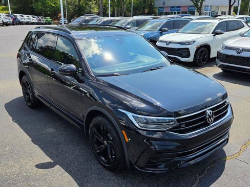 Used 2023 Volkswagen Tiguan SE R-Line FWD image 7