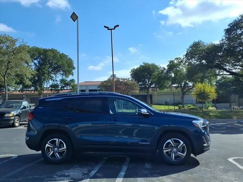 Used 2021 GMC Terrain SLT w/ Infotainment Package II AWD/4WD image 4