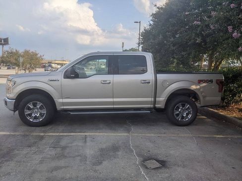 Used 2017 Ford F150 XLT w/ Equipment Group 302A Luxury AWD/4WD image 10