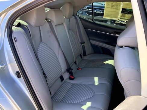 Used 2023 Toyota Camry SE image 19