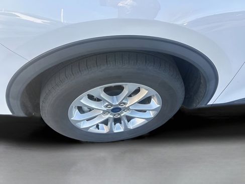 Used 2021 Ford Escape SE image 17