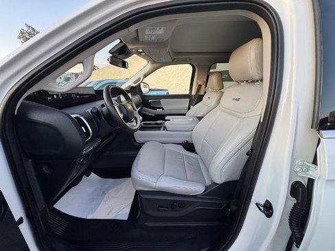 Certified 2025 Ford Expedition Platinum image 13