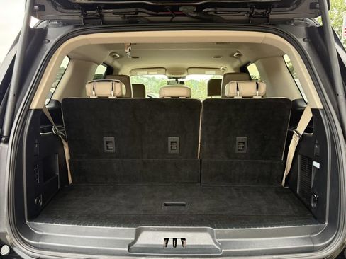 Used 2024 Ford Expedition XLT RWD image 16