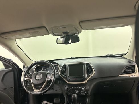 Used 2015 Jeep Cherokee Latitude w/ Comfort/Convenience Group image 24