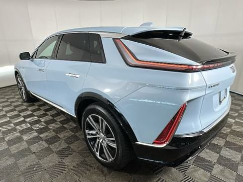 Used 2024 Cadillac Lyriq Luxury AWD/4WD image 4