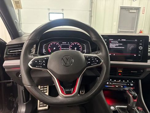 Used 2025 Volkswagen Jetta GLI Autobahn FWD image 13