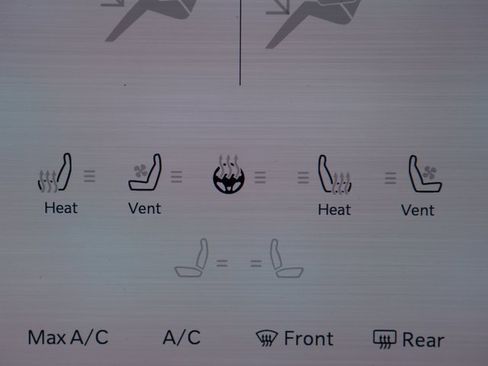 Used 2025 RAM 1500 Laramie w/ Sport Appearance Package image 4