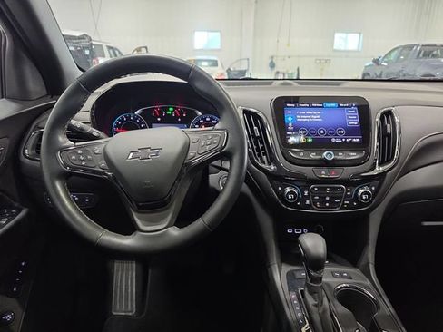 Used 2024 Chevrolet Equinox Premier AWD/4WD image 5