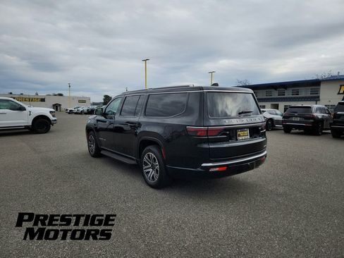 Used 2024 Jeep Wagoneer L Series II w/ Flexible Seating Group image 5