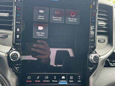 New 2026 RAM 1500 Laramie AWD/4WD image 31