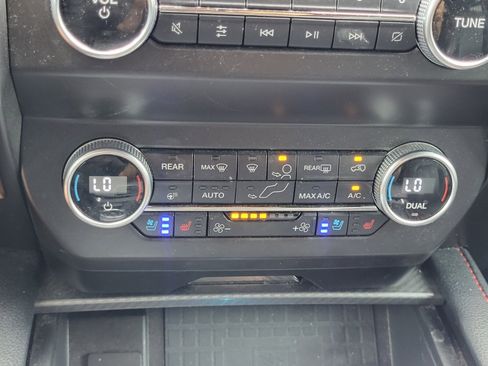 Used 2021 Ford Expedition Max Limited RWD image 20