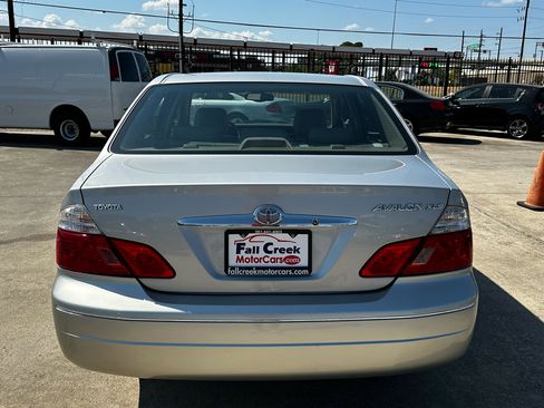 Used 2003 Toyota Avalon XLS image 4