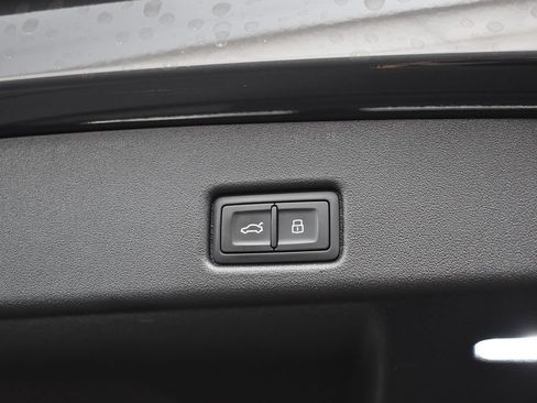 Used 2025 Audi Q5 Premium w/ Premium Plus AWD/4WD image 18