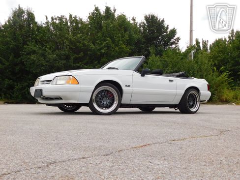 Used 1990 Ford Mustang LX RWD image 2