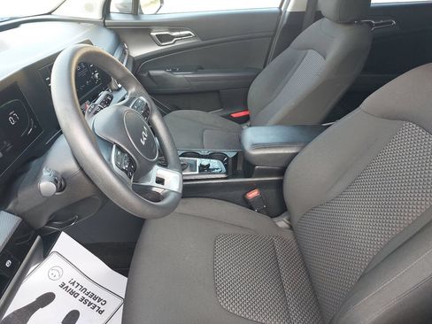 Used 2023 Kia Sportage LX FWD image 12