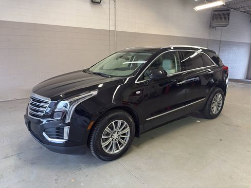 Used 2017 Cadillac XT5 Luxury w/ Driver Awareness Package AWD/4WD image 3