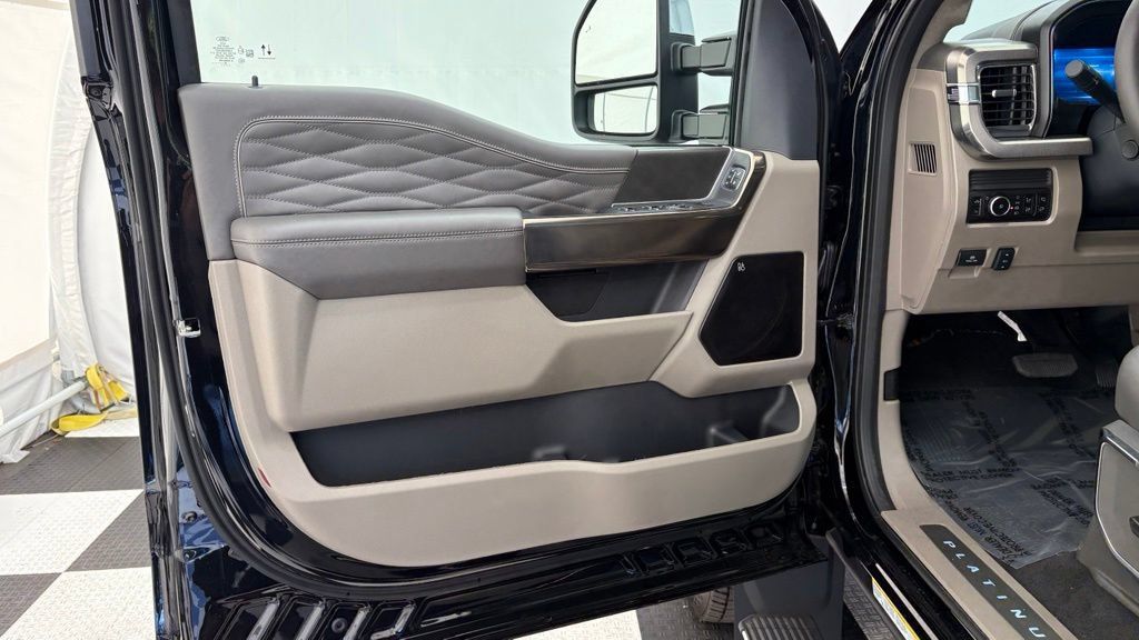 New 2026 Ford F450 Platinum w/ Platinum Plus Package AWD/4WD image 18