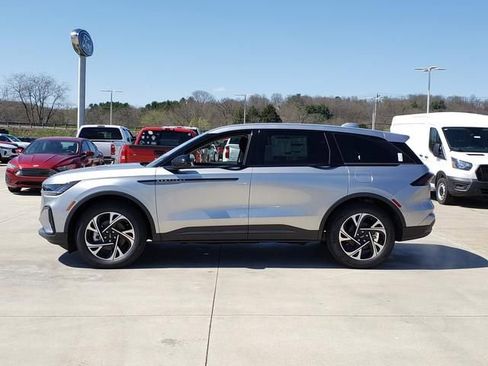 New 2026 Lincoln Nautilus Premier w/ Jet Appearance Package AWD/4WD image 5