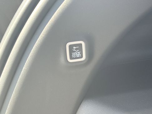 Used 2025 Jeep Wagoneer S Launch Edition image 24