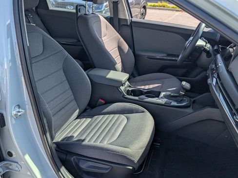 Used 2025 Kia K4 EX image 19