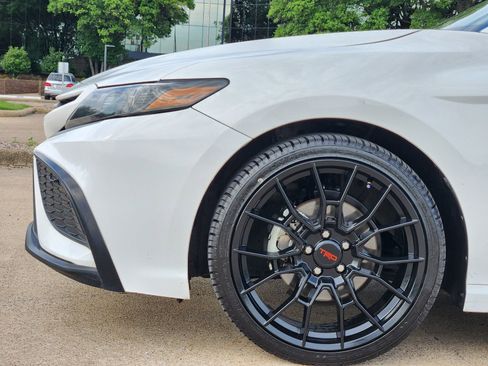 Used 2023 Toyota Camry SE image 8