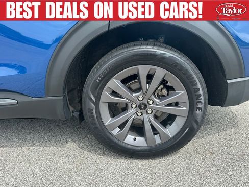Used 2022 Ford Explorer XLT w/ Equipment Group 202A AWD/4WD image 27