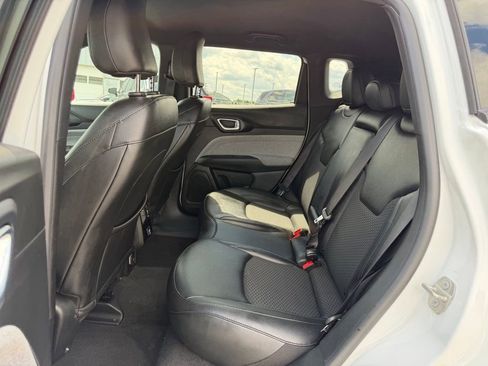 Used 2024 Jeep Compass Latitude AWD/4WD image 15