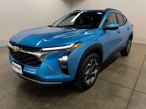 New 2026 Chevrolet Trax LT w/ Driver Confidence Package FWD image 7