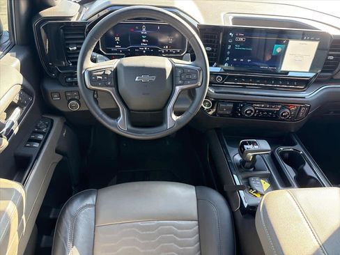 Used 2024 Chevrolet Silverado 1500 ZR2 w/ Technology Package image 4