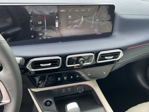 New 2026 Nissan Sentra SL w/ Floor Mat Package FWD image 9