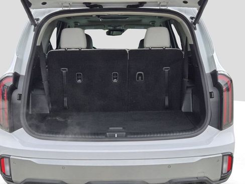 Certified 2024 Kia Telluride EX w/ EX Captain's Chair Package image 13