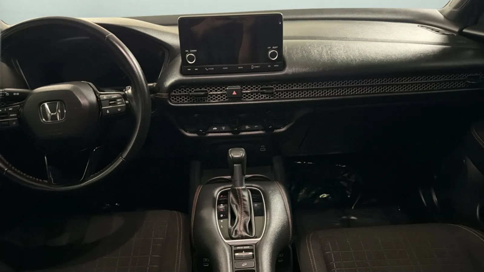 Used 2025 Honda HR-V Sport image 16