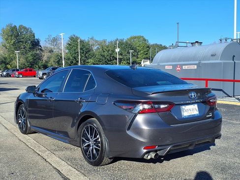 Used 2024 Toyota Camry SE image 23