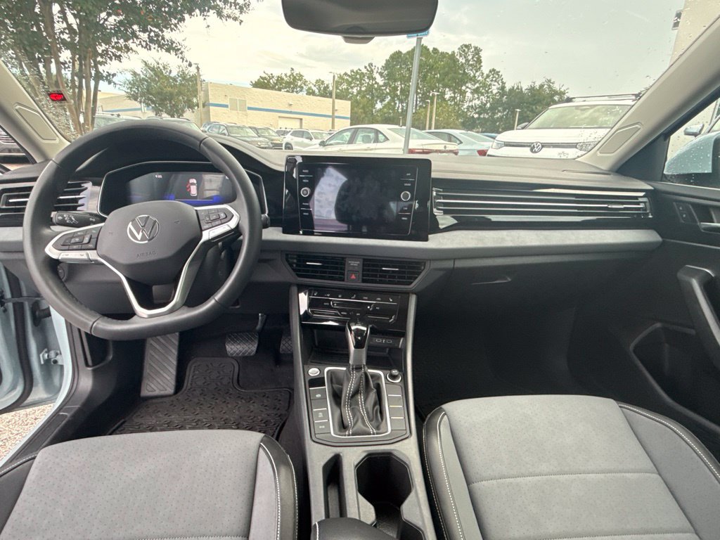 Certified 2026 Volkswagen Jetta SE FWD image 22