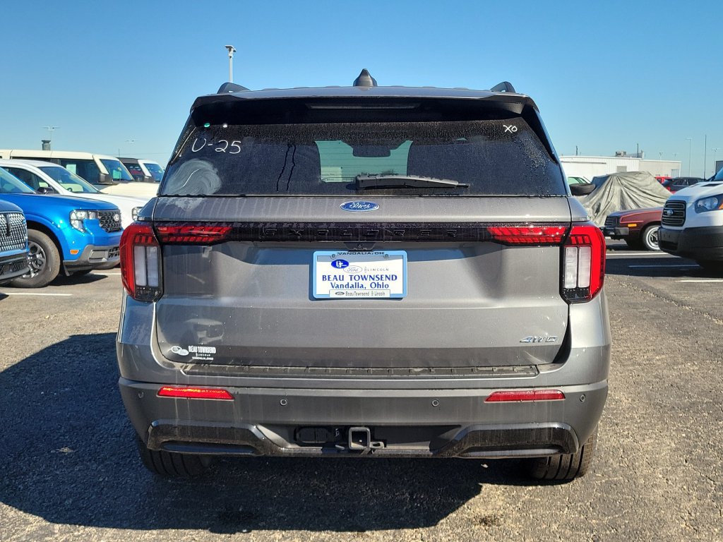 New 2026 Ford Explorer ST-Line w/ ST-Line Street Pack AWD/4WD image 5