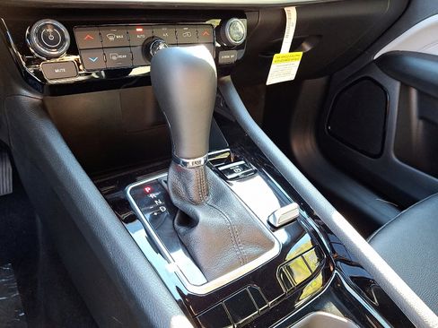 New 2026 Jeep Compass Limited image 10