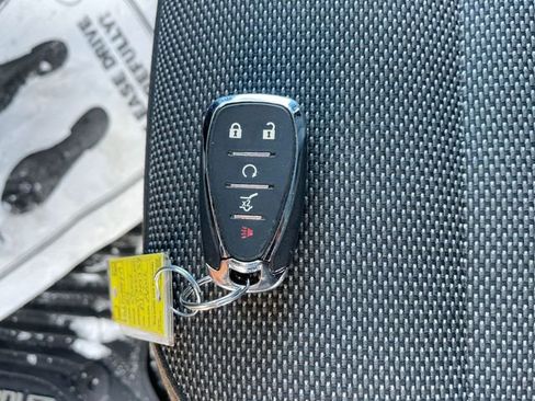 Used 2023 Chevrolet Traverse LT image 33