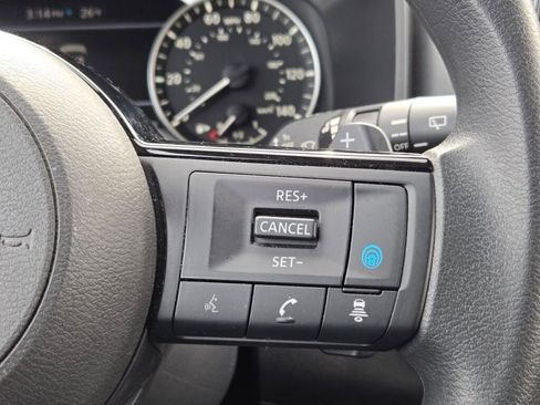 Used 2023 Nissan Rogue SV image 27