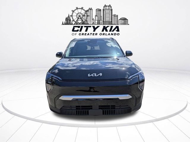 New 2027 Kia EV3 Wind FWD image 9