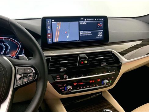 Certified 2023 BMW 530i xDrive w/ Premium Package image 5