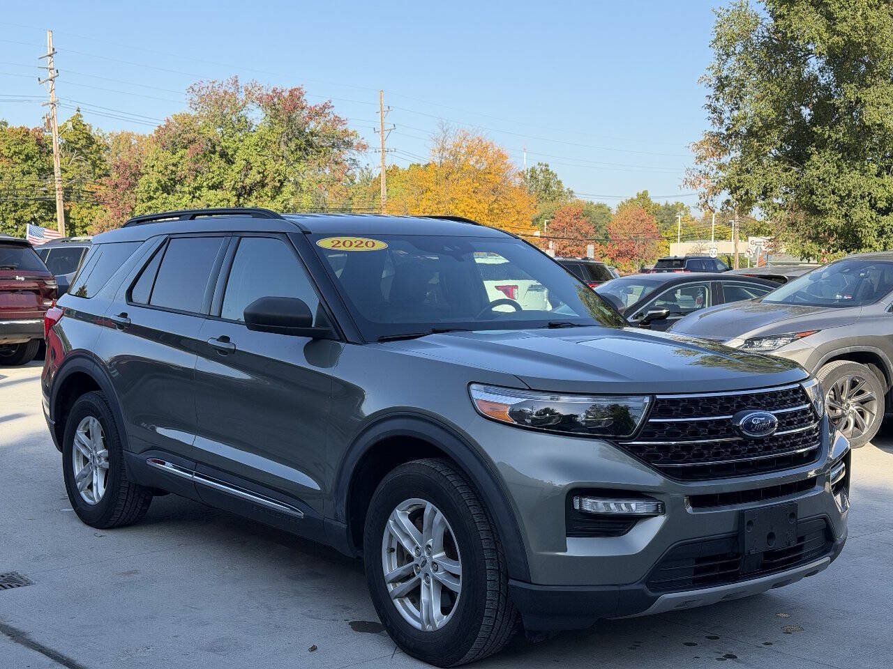 Used 2020 Ford Explorer XLT w/ Equipment Group 202A AWD/4WD image 4