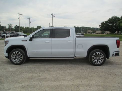 New 2026 GMC Sierra 1500 Denali w/ Denali Reserve Package AWD/4WD image 9