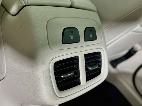 Used 2022 Buick Envision Avenir w/ Technology Package II FWD image 28